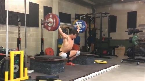 搞笑杠铃,笑点满满，健身也能如此欢乐