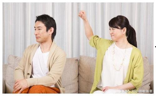 离婚男带孩子生活照